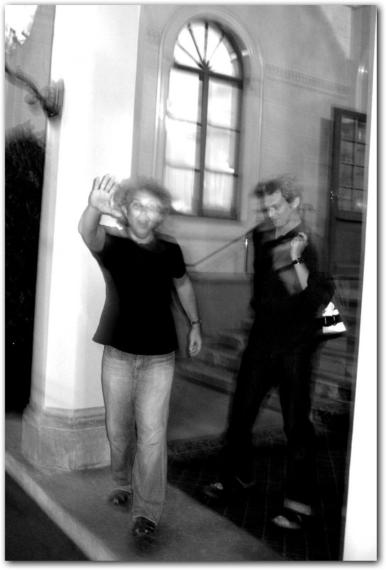 NO PHOTOS.jpg